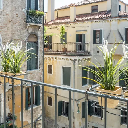 Gasthuis Residenza Rialto 3*